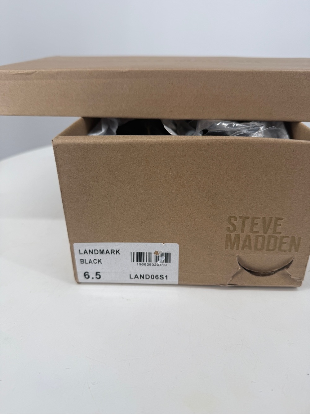 Steve Madden Landmark Black Lug Sole Elastic Strap Sandals NIB Size 6.5 - Picture 8 of 8